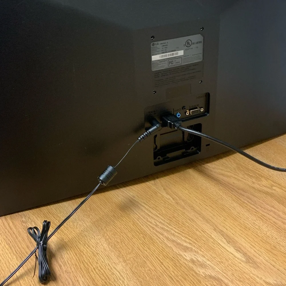 Monitor Set Up - Picture 4 of 9